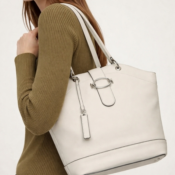 Enzo Angiolini Handbags - Enzo Angiolini Bucket Bag Shoulder Bag